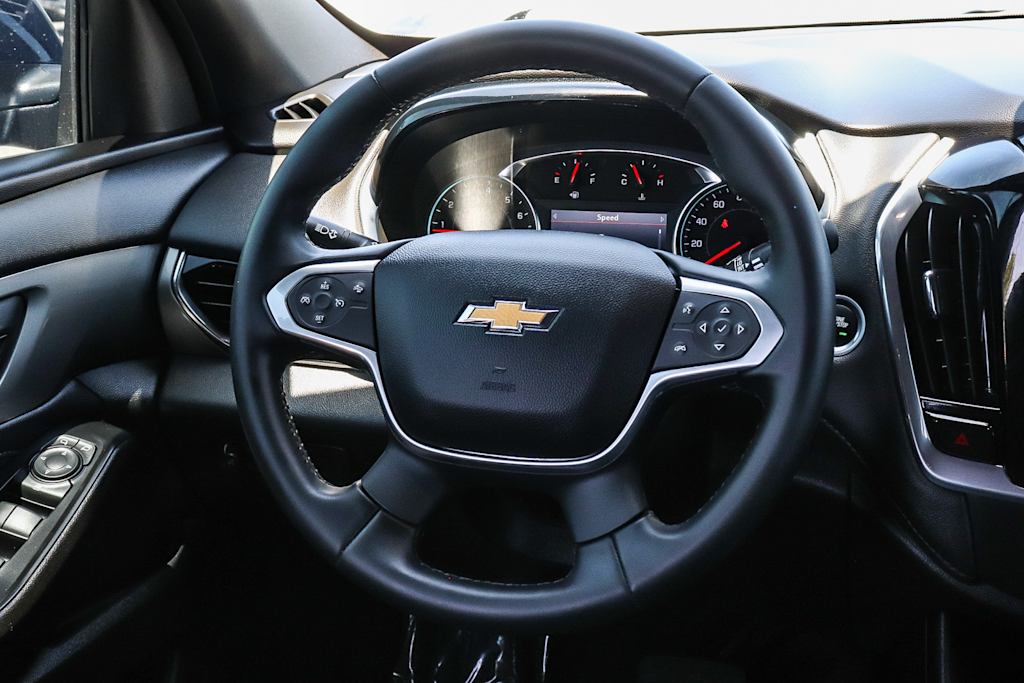 Thumbnail: 2023 Chevrolet Traverse - 2