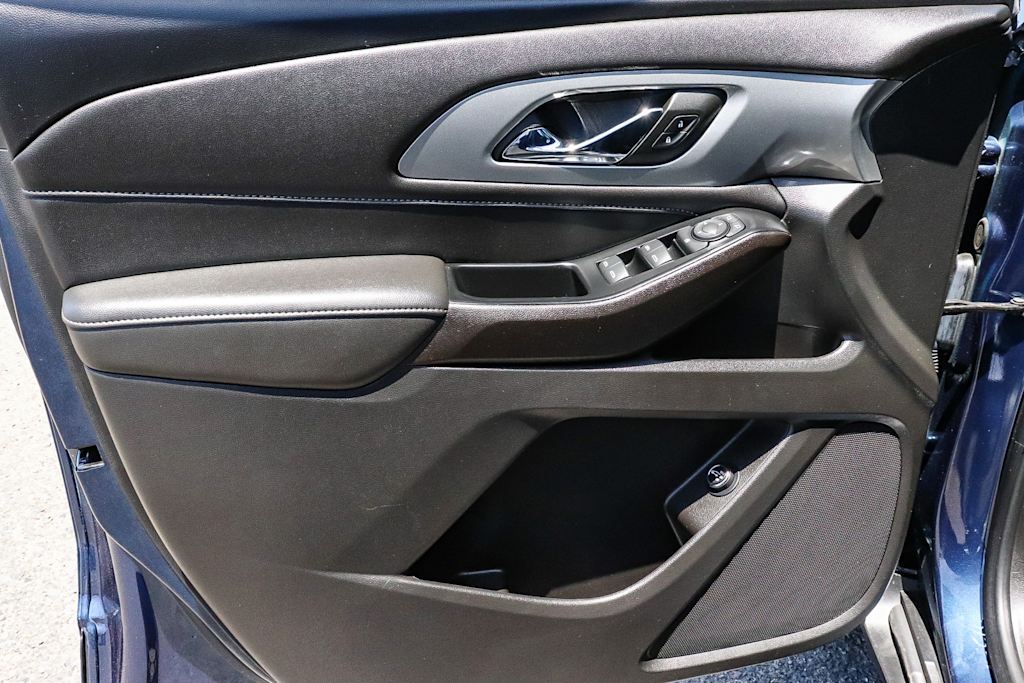 Thumbnail: 2023 Chevrolet Traverse - 24