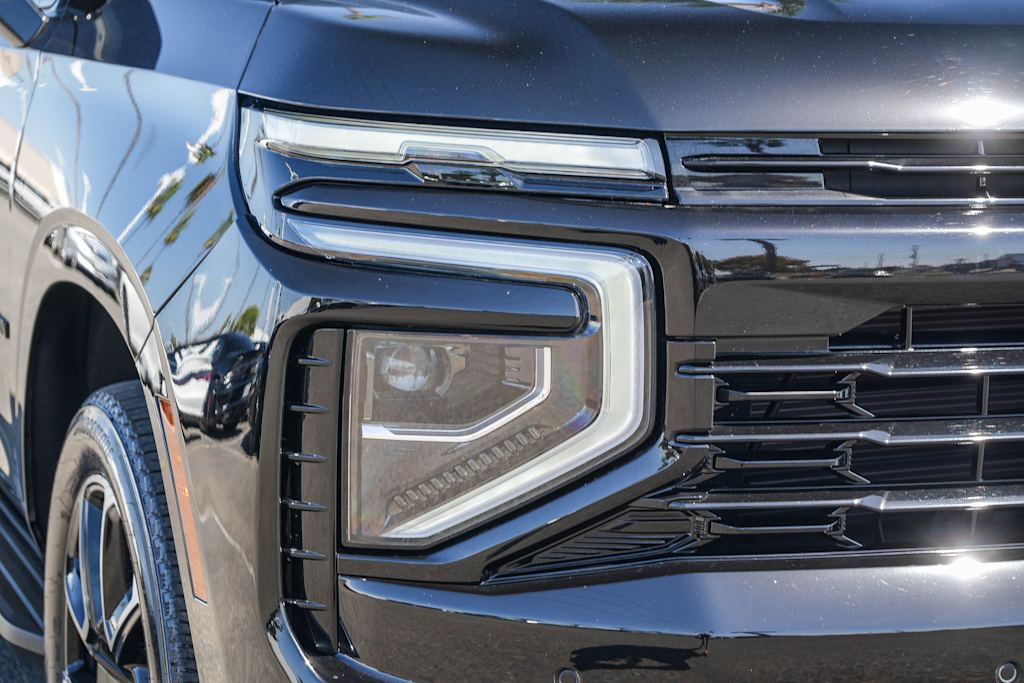 Thumbnail: 2025 Chevrolet Suburban - 6