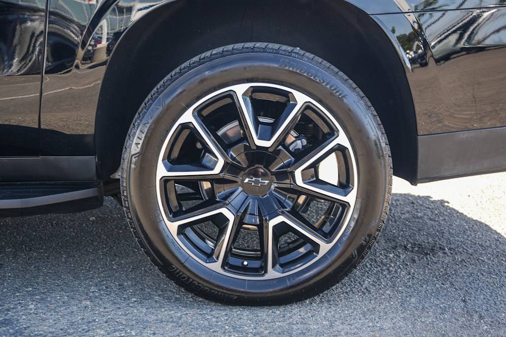 Thumbnail: 2025 Chevrolet Suburban - 7
