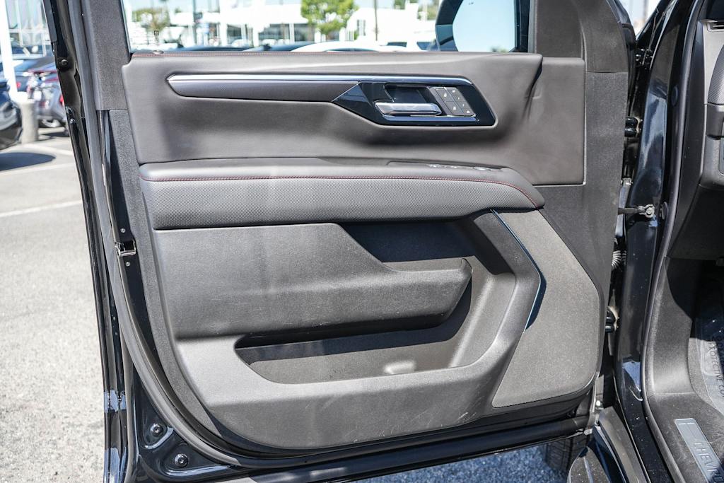 Thumbnail: 2025 Chevrolet Suburban - 25