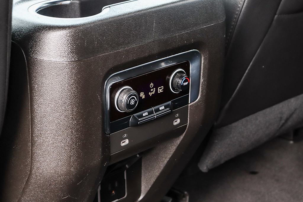 Thumbnail: 2021 Chevrolet Suburban - 28