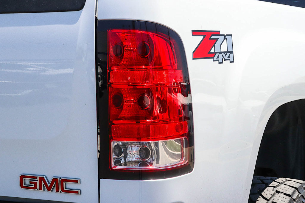 Thumbnail: 2013 GMC Sierra 2500 - 20