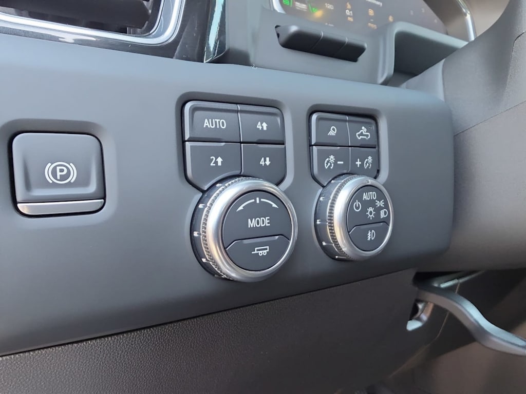 Thumbnail: 2025 GMC Sierra 2500 - 25