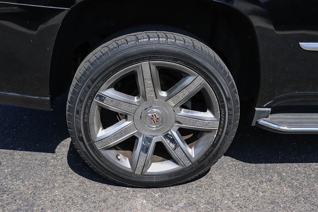 Thumbnail: 2015 Cadillac Escalade - 20
