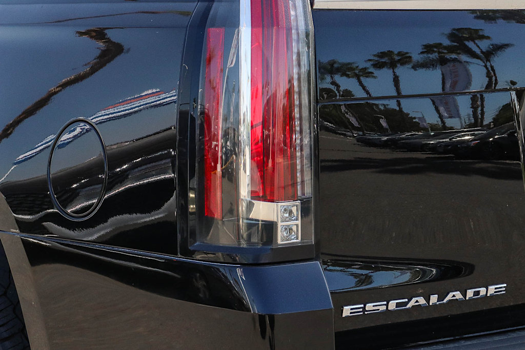 Thumbnail: 2015 Cadillac Escalade - 16