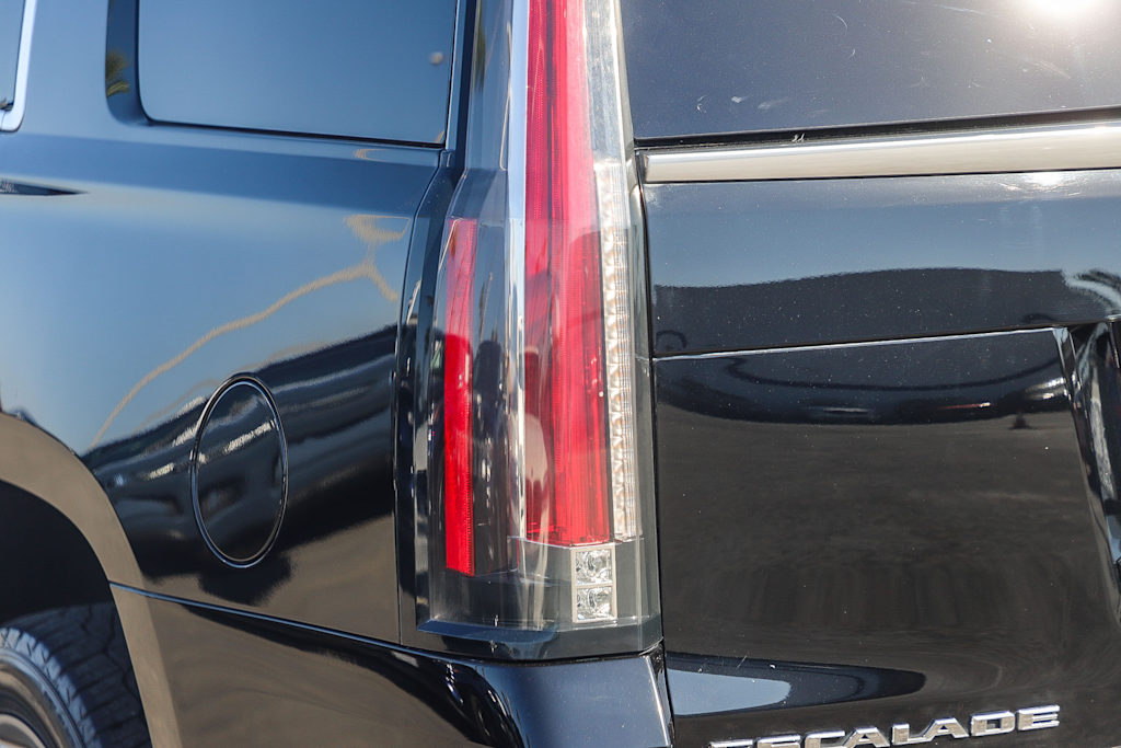 Thumbnail: 2015 Cadillac Escalade - 20