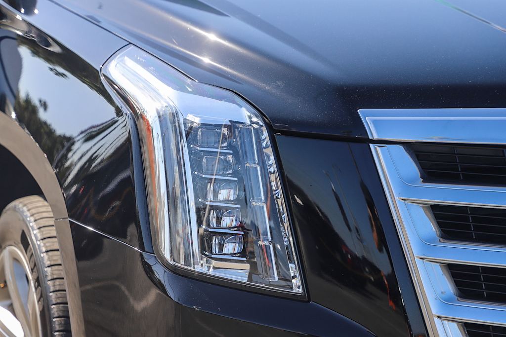 Thumbnail: 2015 Cadillac Escalade - 17