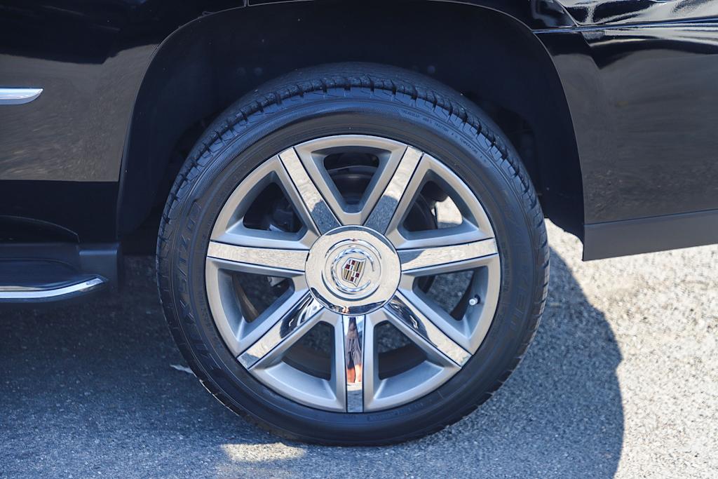Thumbnail: 2015 Cadillac Escalade - 21