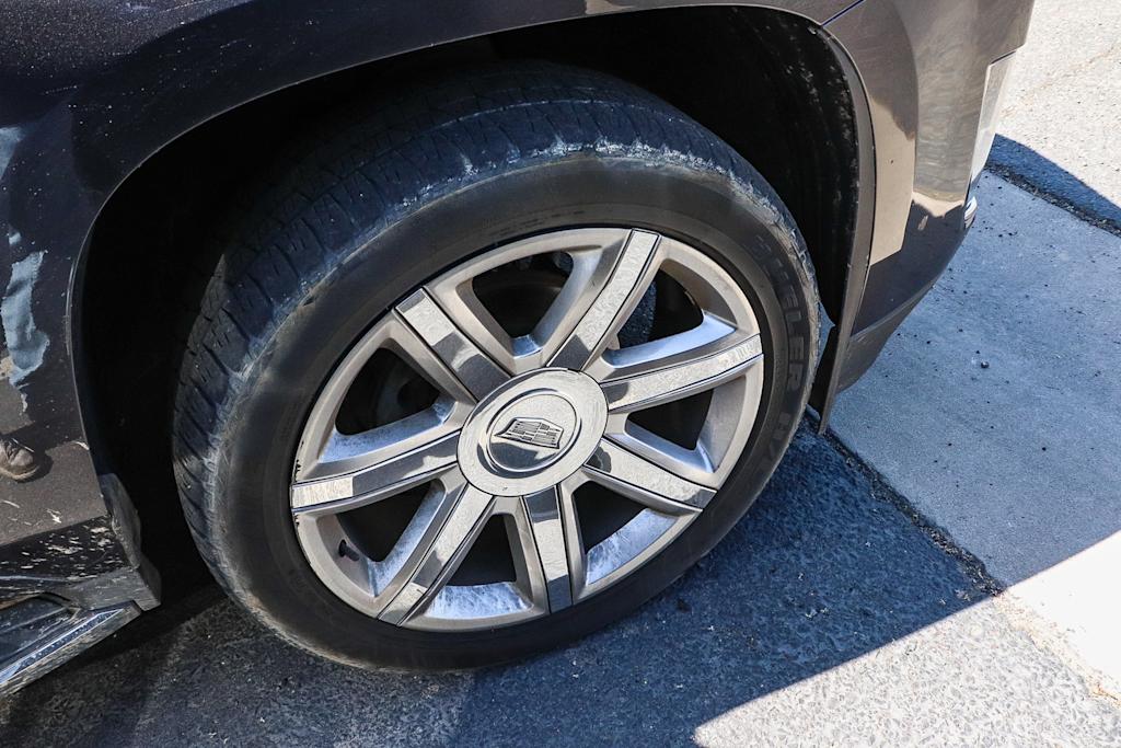 Thumbnail: 2016 Cadillac Escalade - 18