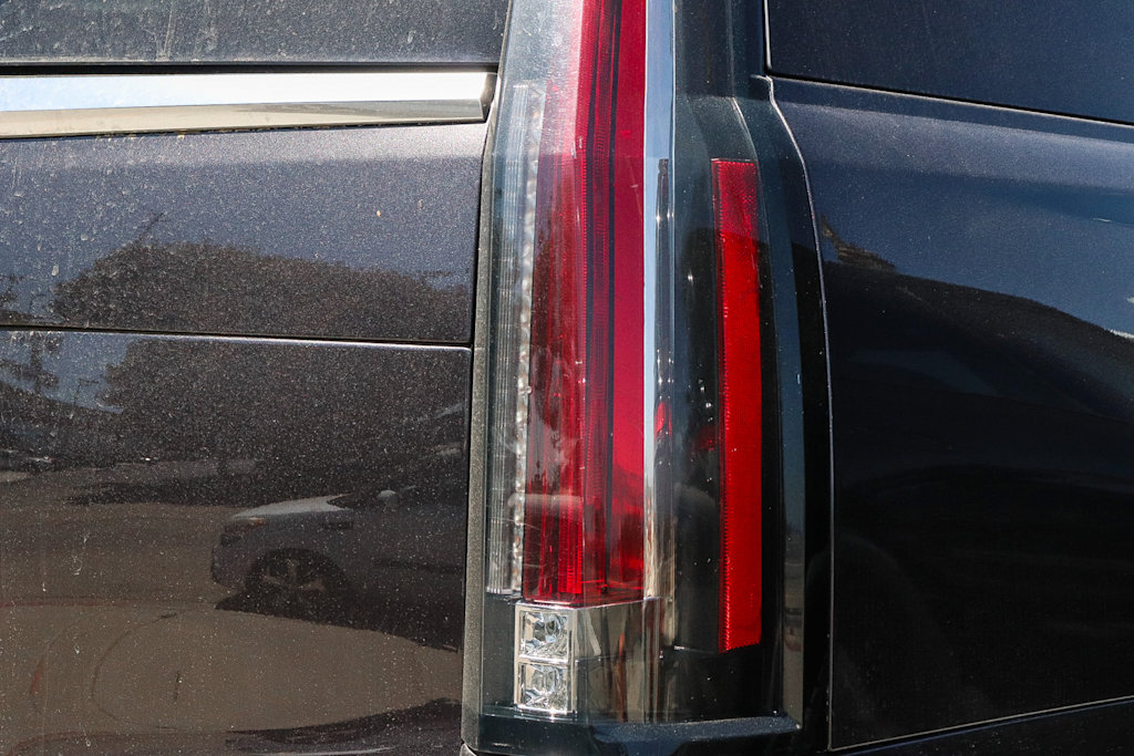 Thumbnail: 2016 Cadillac Escalade - 14