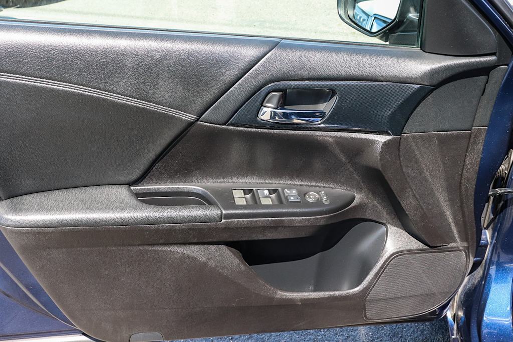 Thumbnail: 2013 Honda Accord - 27