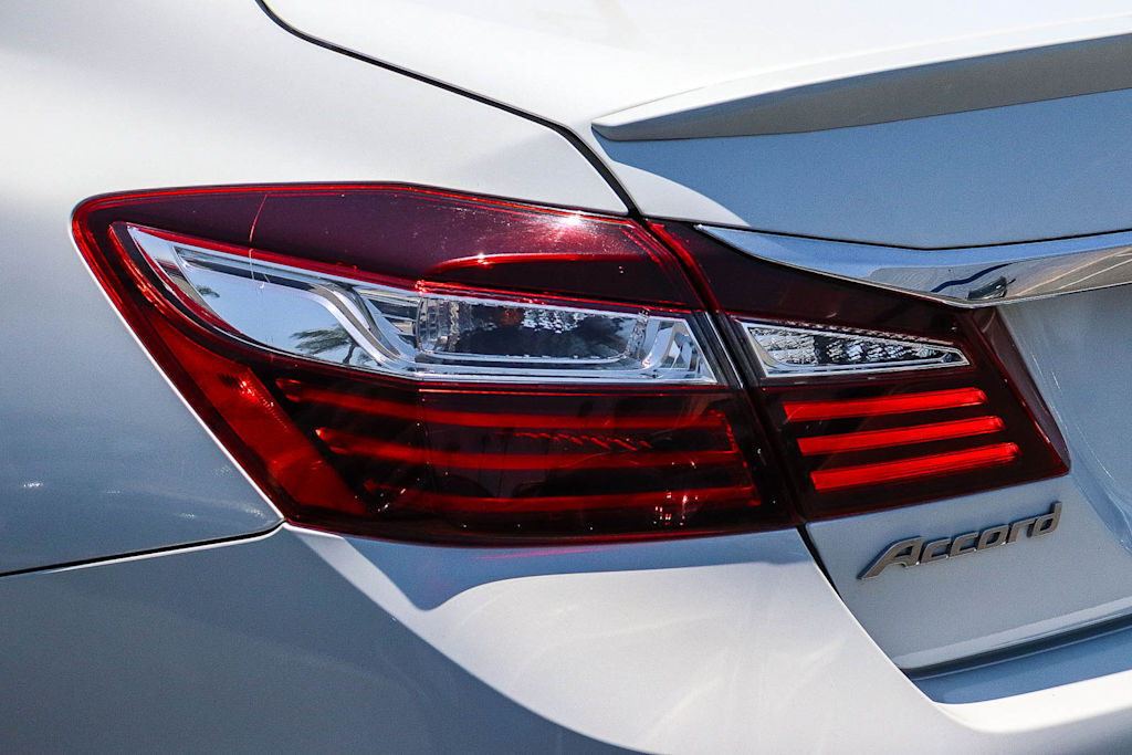 Thumbnail: 2016 Honda Accord - 20