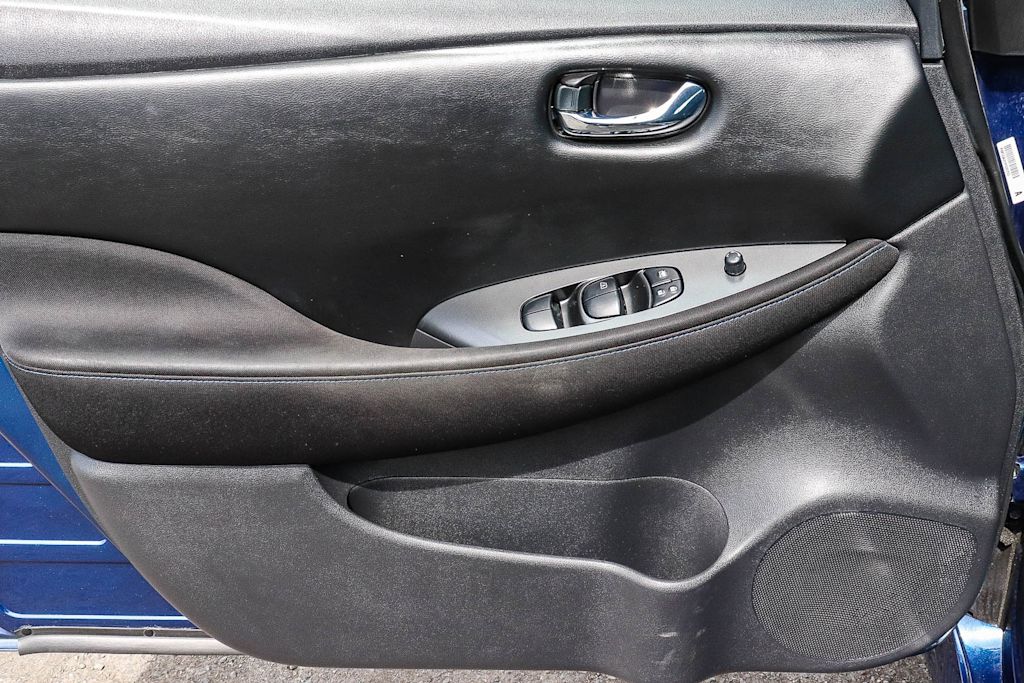 Thumbnail: 2021 Nissan Leaf - 30