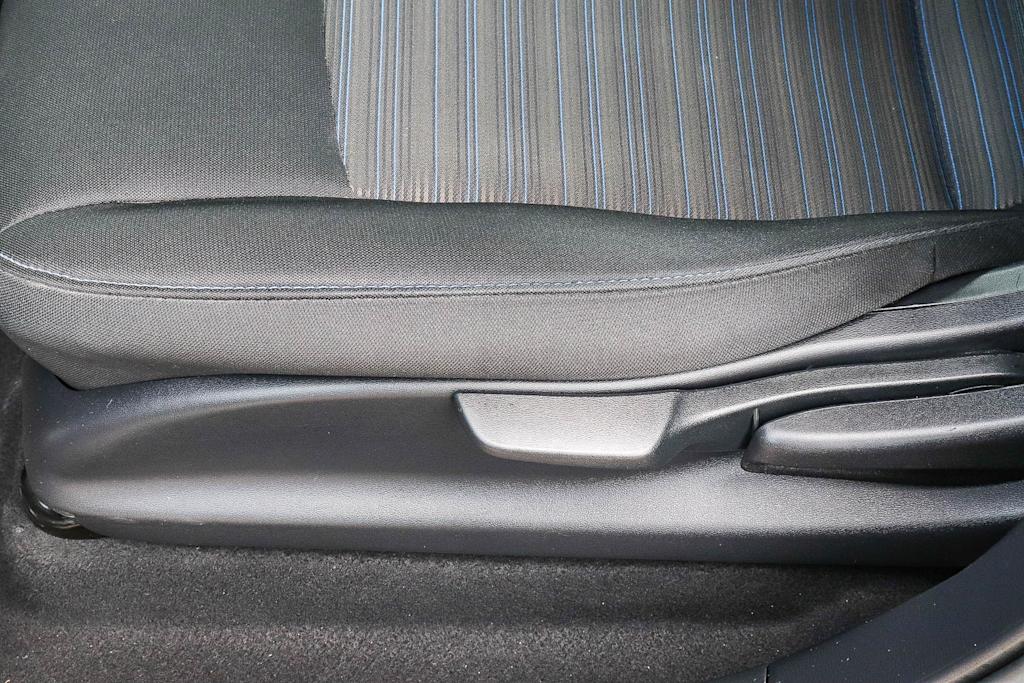 Thumbnail: 2021 Nissan Leaf - 29