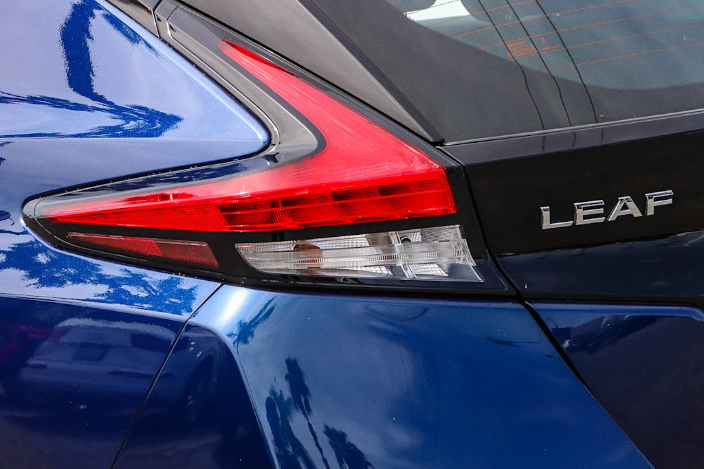 Thumbnail: 2021 Nissan Leaf - 6