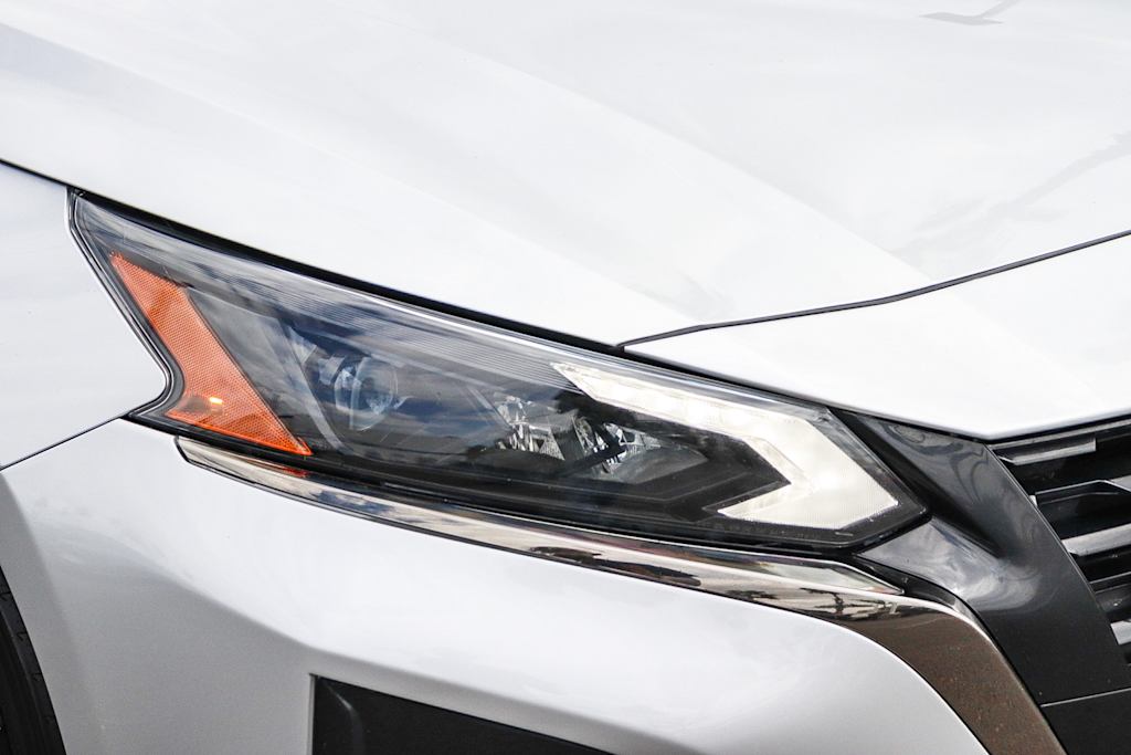 Thumbnail: 2024 Nissan Altima - 17