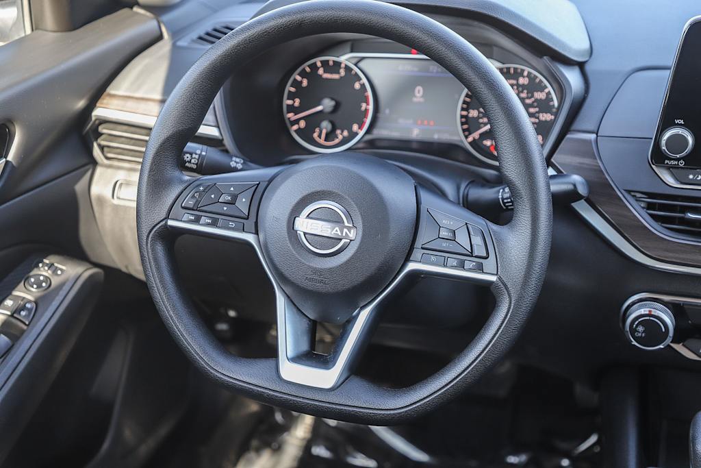 Thumbnail: 2024 Nissan Altima - 8