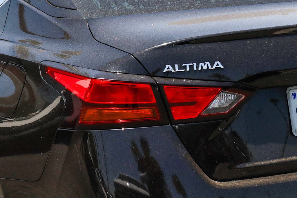 Thumbnail: 2019 Nissan Altima - 15