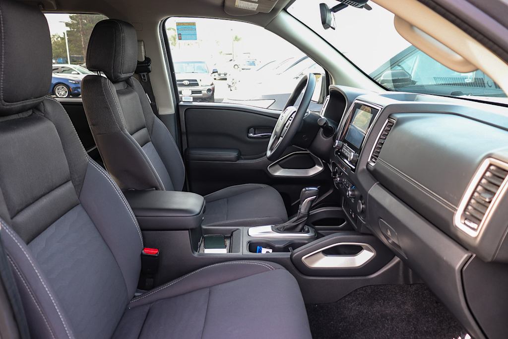 Thumbnail: 2022 Nissan Frontier - 9