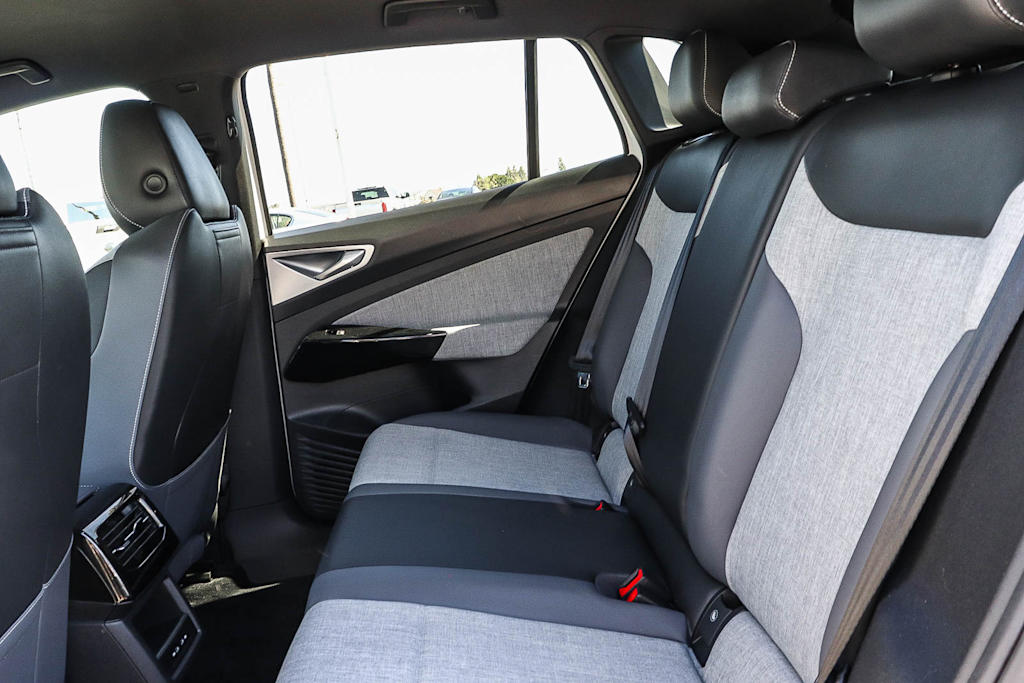 Thumbnail: 2023 Volkswagen ID.4 - 11