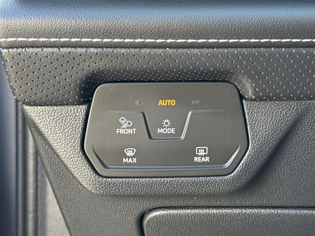 Thumbnail: 2025 Volkswagen Atlas - 26