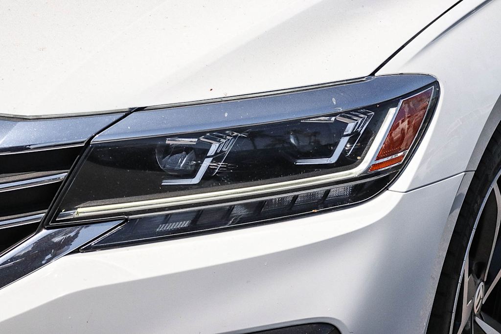 Thumbnail: 2021 Volkswagen Passat - 14
