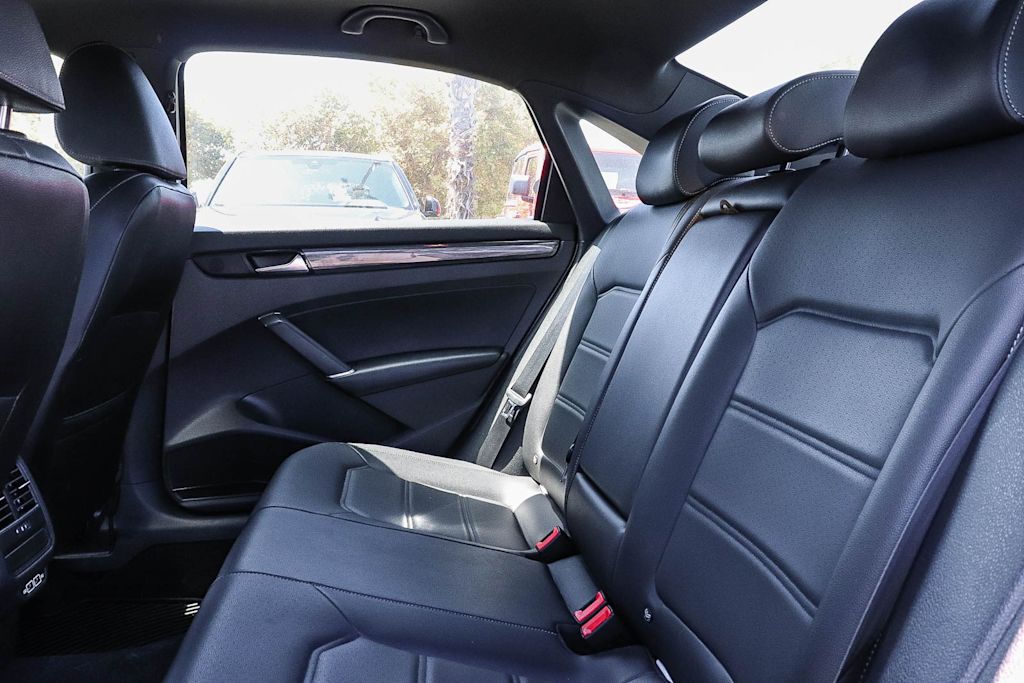 Thumbnail: 2021 Volkswagen Passat - 11