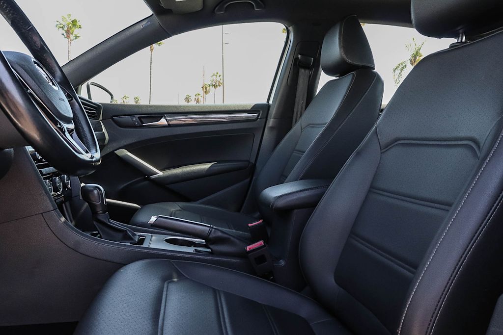 Thumbnail: 2021 Volkswagen Passat - 11