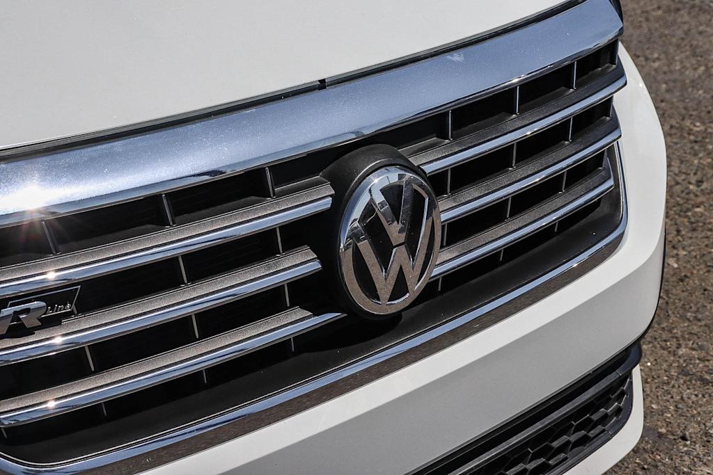 Thumbnail: 2021 Volkswagen Passat - 19
