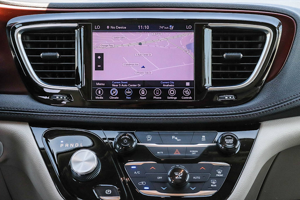 Thumbnail: 2019 Chrysler Pacifica - 13