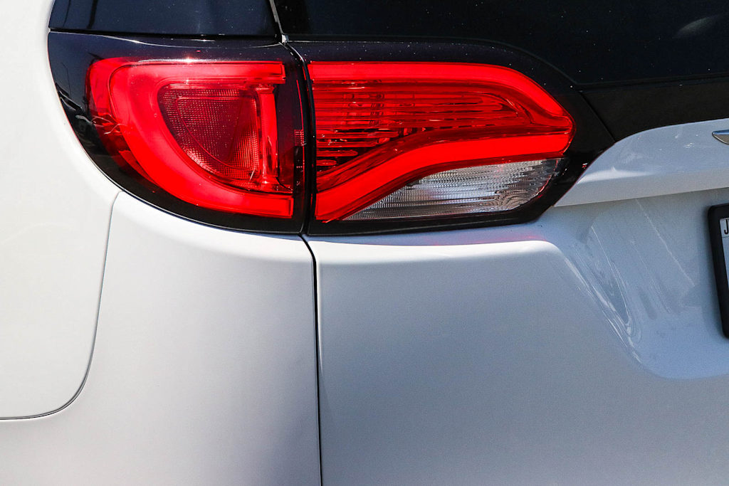 Thumbnail: 2019 Chrysler Pacifica - 21