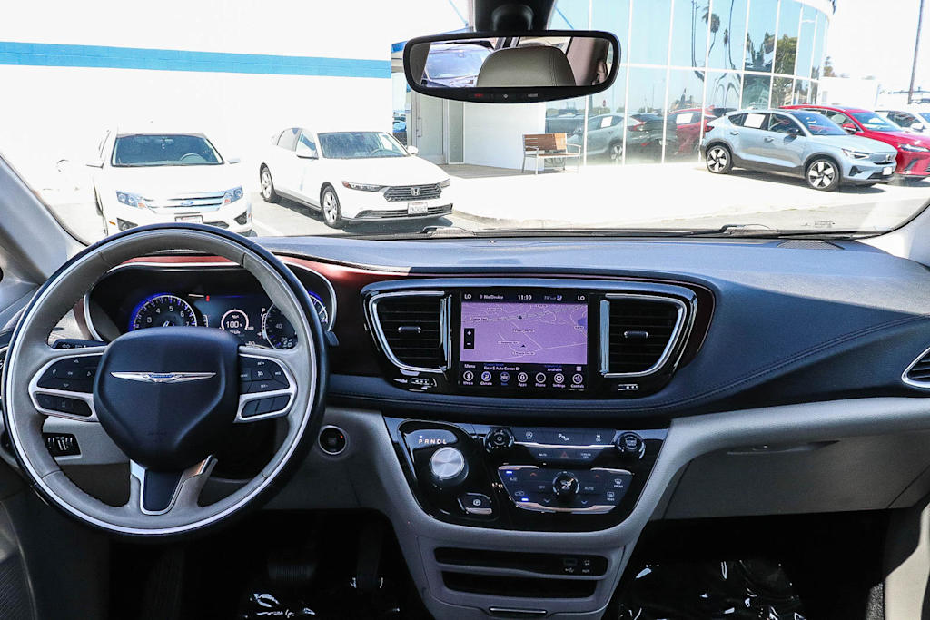 Thumbnail: 2019 Chrysler Pacifica - 2