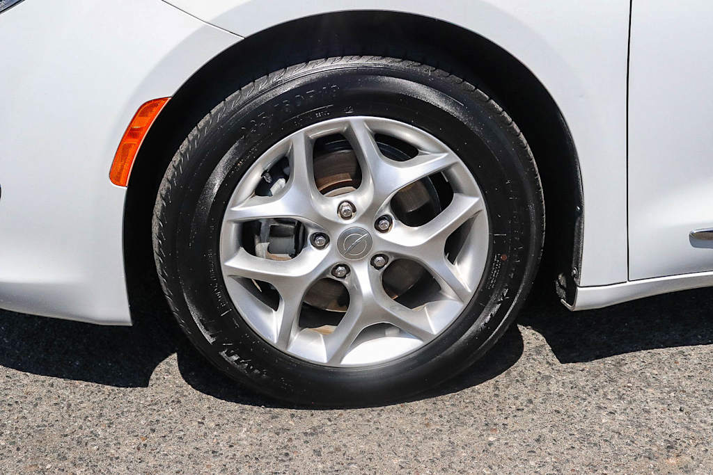 Thumbnail: 2019 Chrysler Pacifica - 22