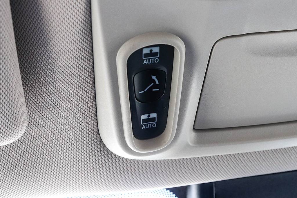 Thumbnail: 2019 Chrysler Pacifica - 16