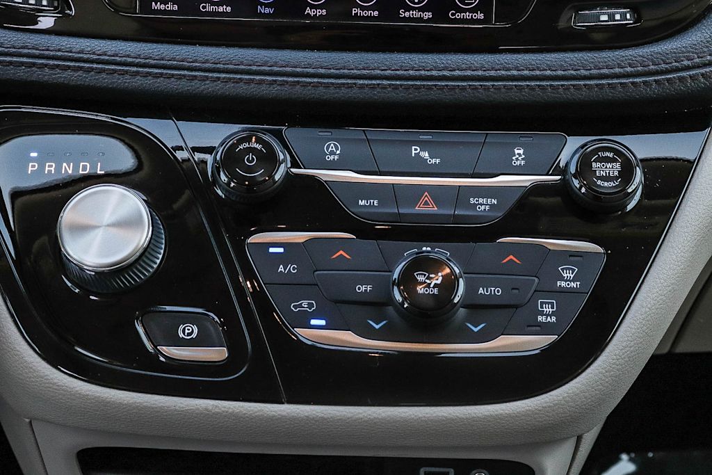 Thumbnail: 2019 Chrysler Pacifica - 25