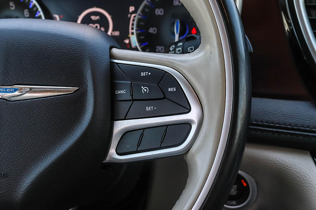 Thumbnail: 2019 Chrysler Pacifica - 27