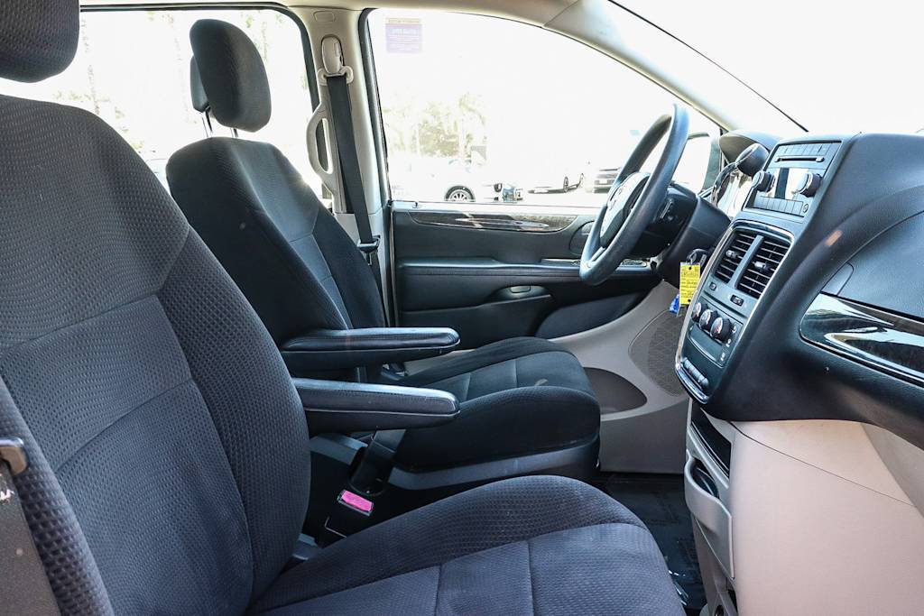 Thumbnail: 2013 Dodge Grand Caravan - 10