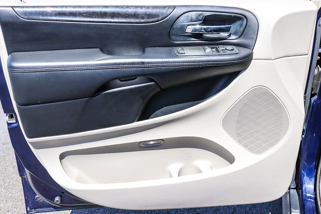 Thumbnail: 2013 Dodge Grand Caravan - 29