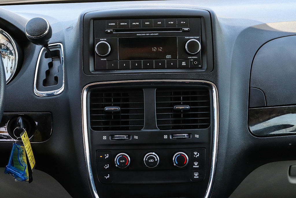 Thumbnail: 2013 Dodge Grand Caravan - 13