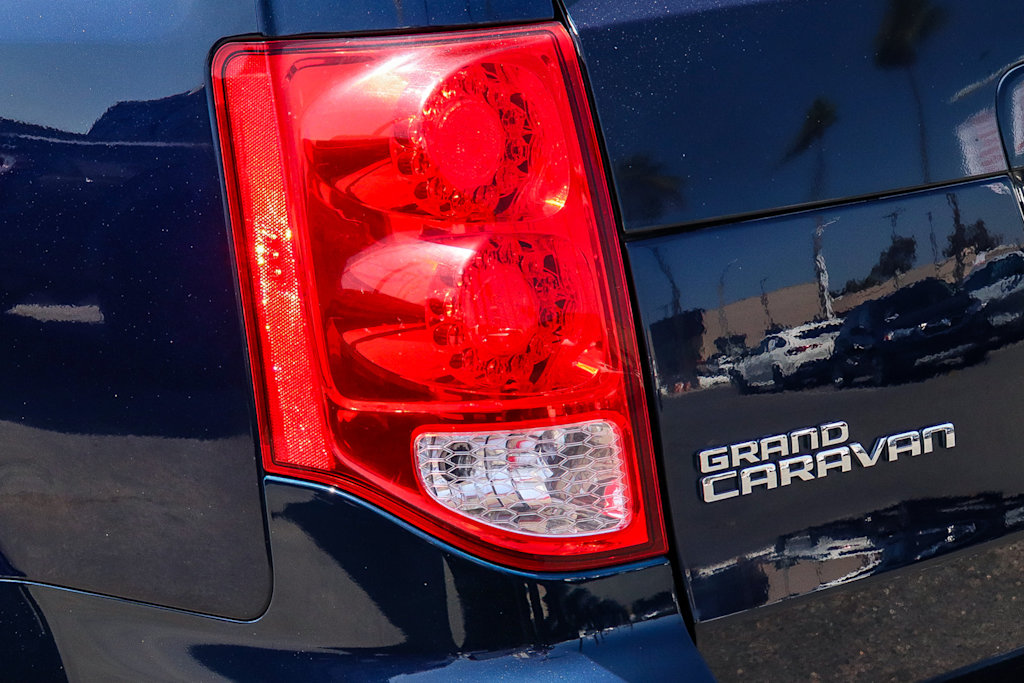 Thumbnail: 2013 Dodge Grand Caravan - 19