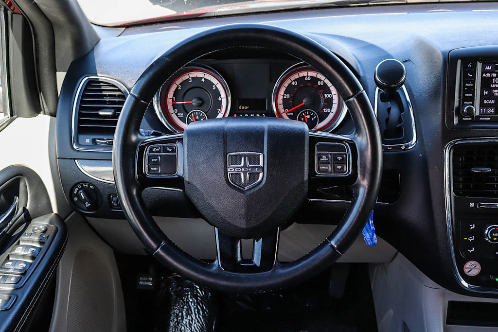 Thumbnail: 2019 Dodge Grand Caravan - 6