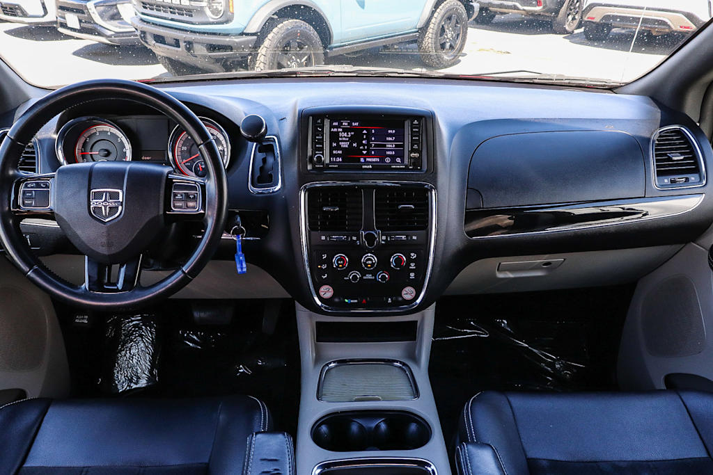 Thumbnail: 2019 Dodge Grand Caravan - 2