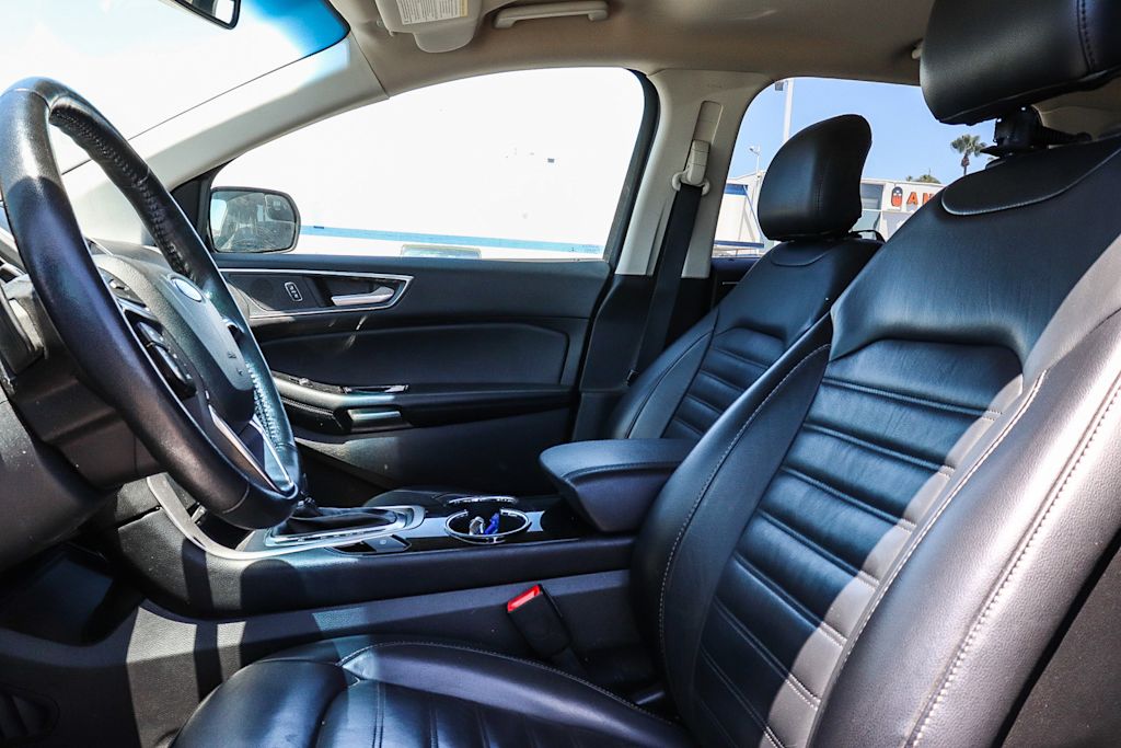 Thumbnail: 2017 Ford Edge - 8