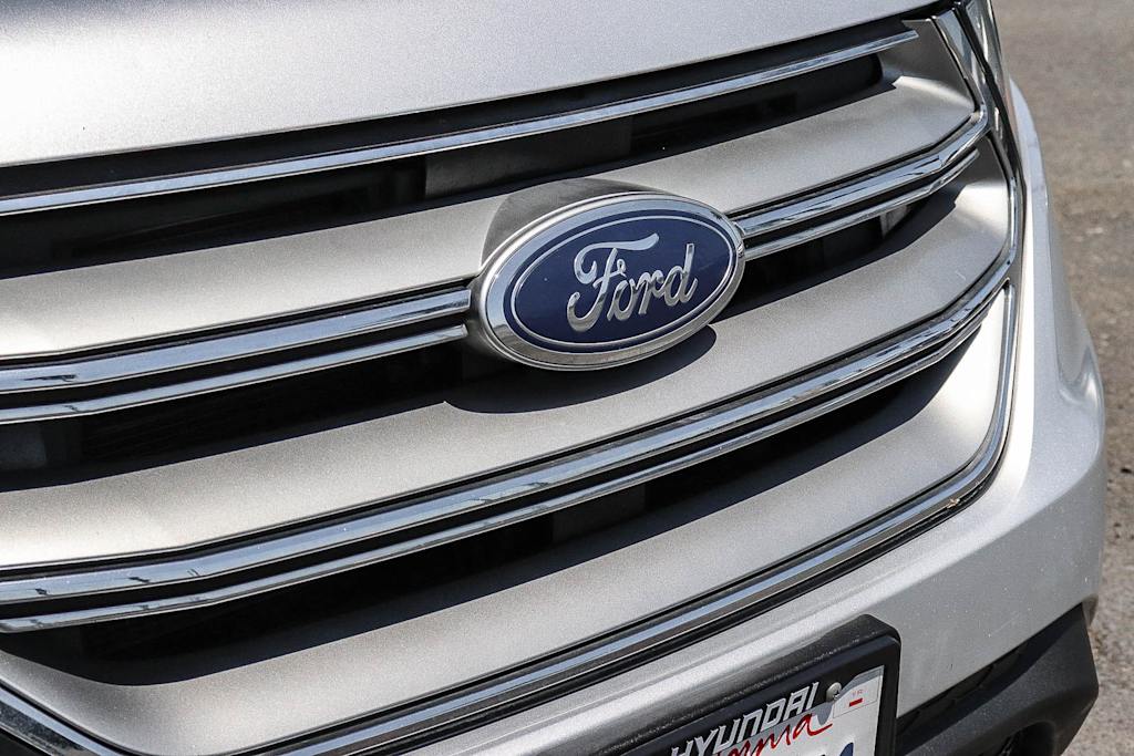 Thumbnail: 2017 Ford Edge - 19