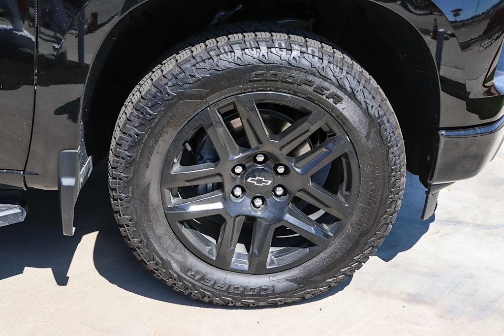 Thumbnail: 2022 Chevrolet Silverado 1500 - 17