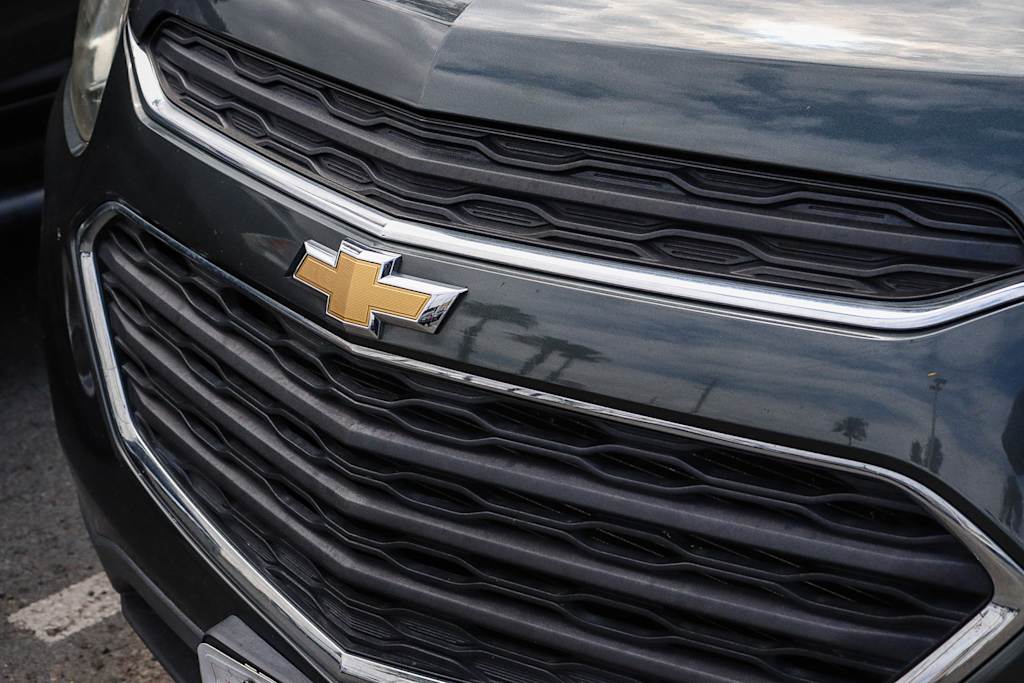 Thumbnail: 2017 Chevrolet Equinox - 3
