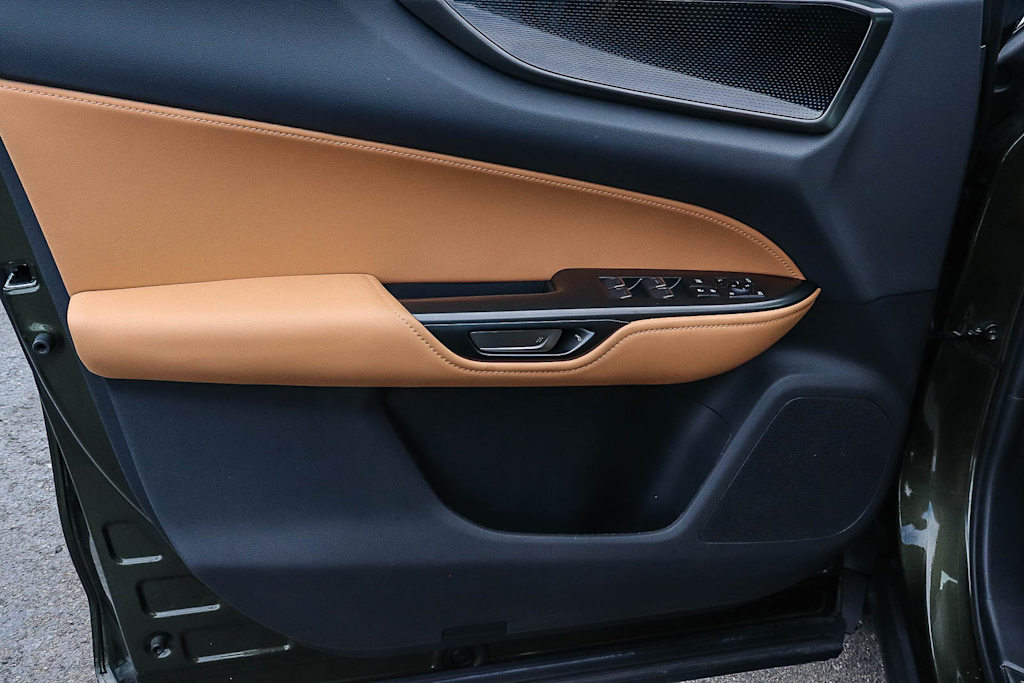 Thumbnail: 2024 Lexus ES - 22