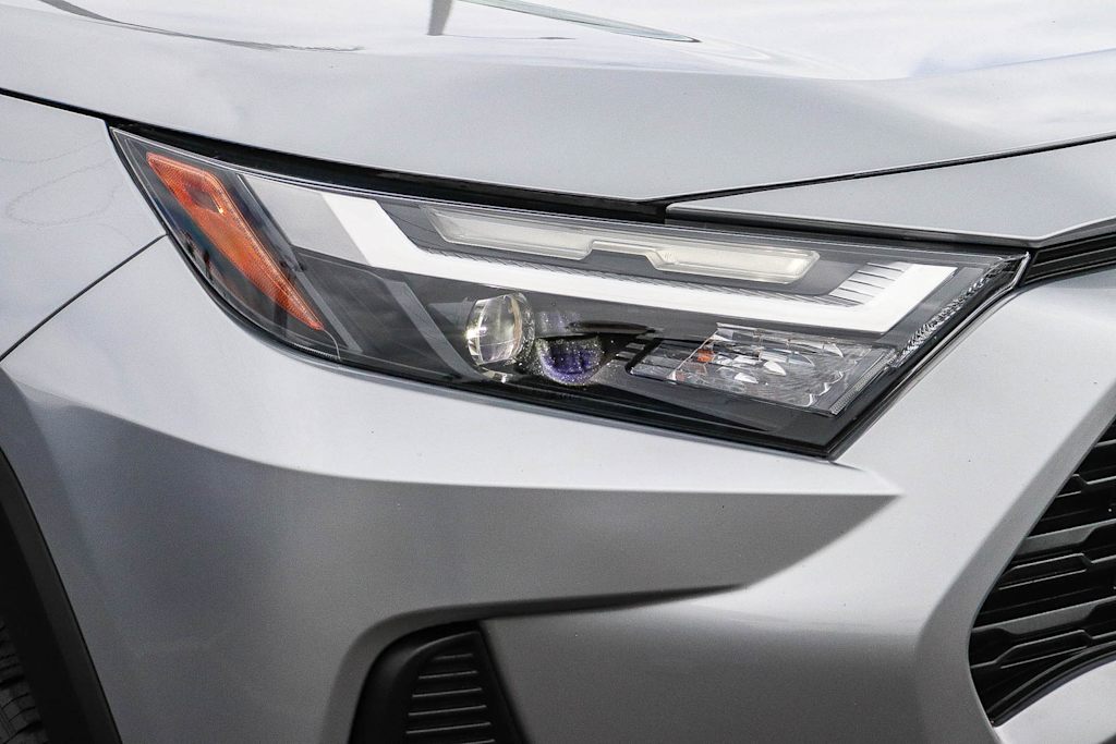 Thumbnail: 2024 Toyota RAV4 - 18