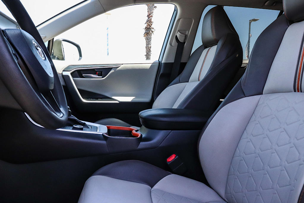 Thumbnail: 2019 Toyota RAV4 - 10